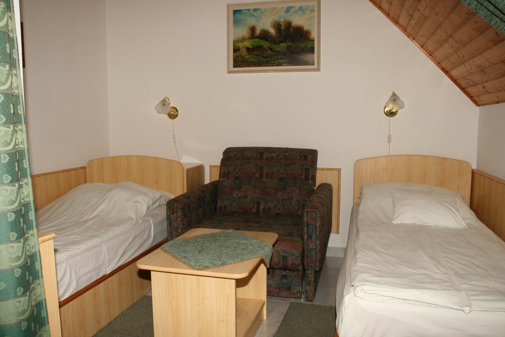 Gala Panzio Hotel Simontornya Room photo
