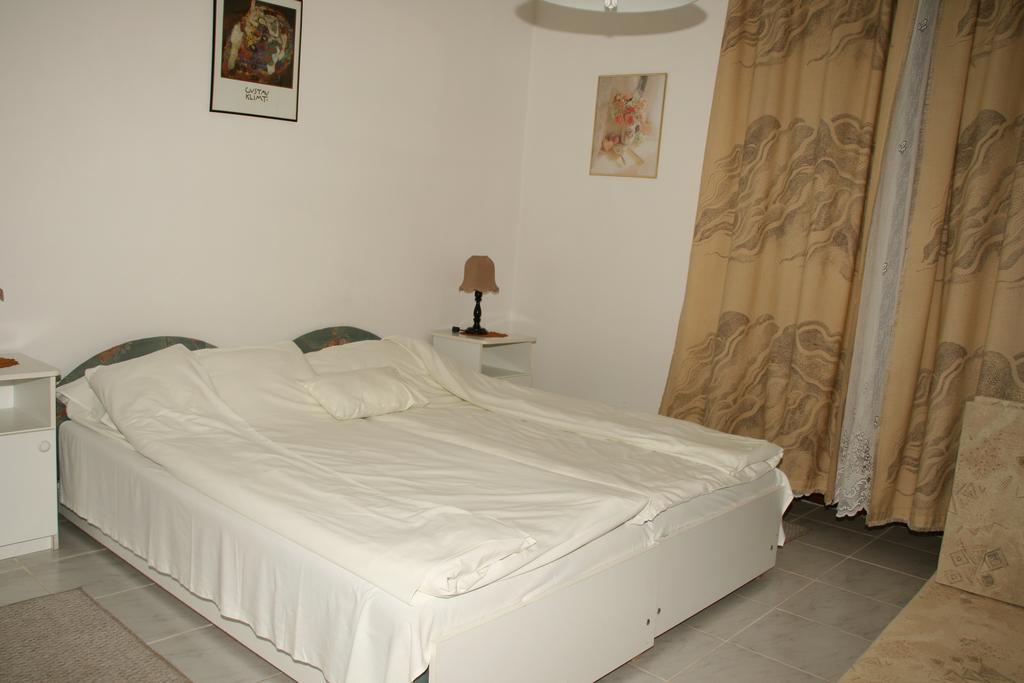Gala Panzio Hotel Simontornya Room photo